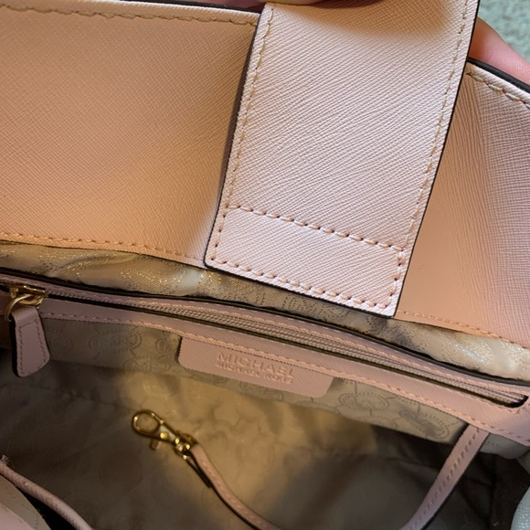 Michael Kors Hamilton Medium Handbag - Light Pink - Picture 7 of 7